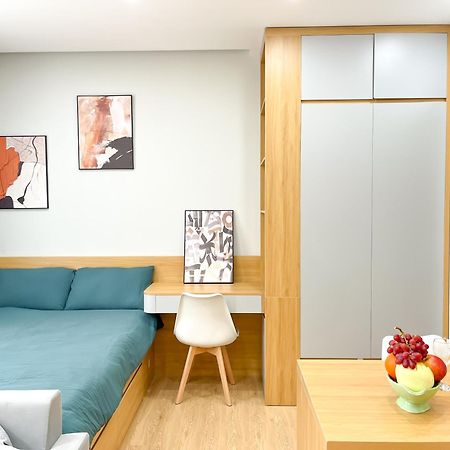 Amazing Housing Lac Long Quan Hanoi Exteriör bild