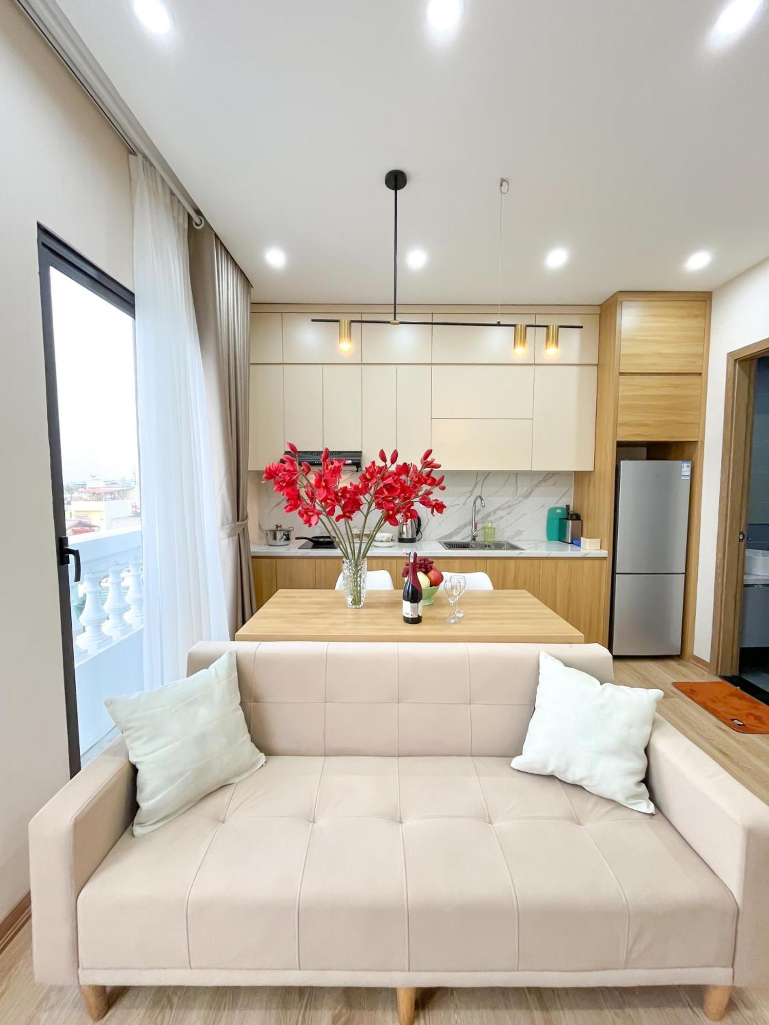 Amazing Housing Lac Long Quan Hanoi Exteriör bild