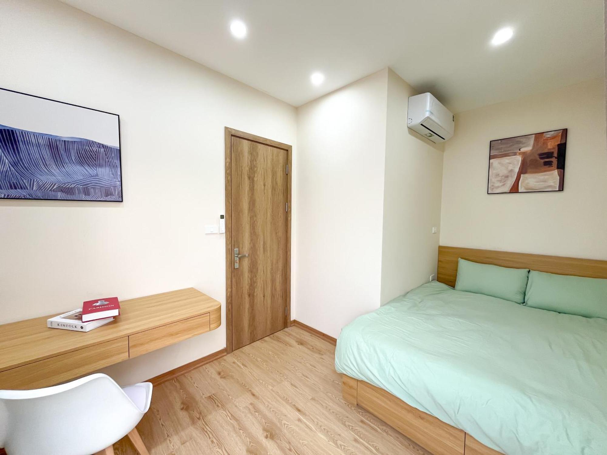 Amazing Housing Lac Long Quan Hanoi Exteriör bild