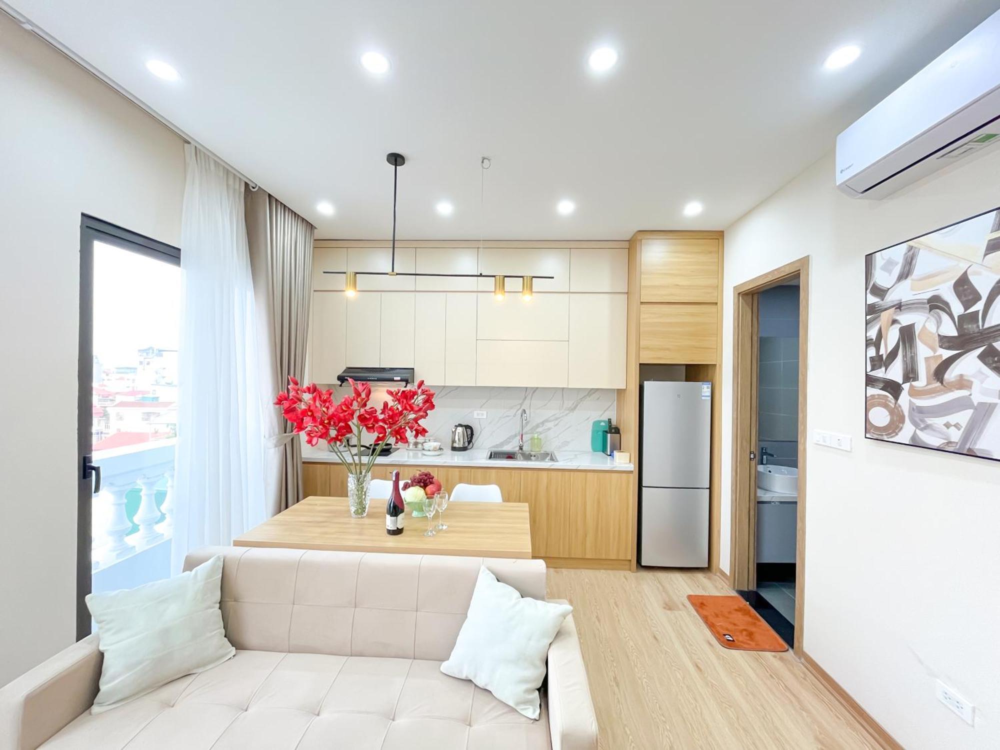 Amazing Housing Lac Long Quan Hanoi Exteriör bild