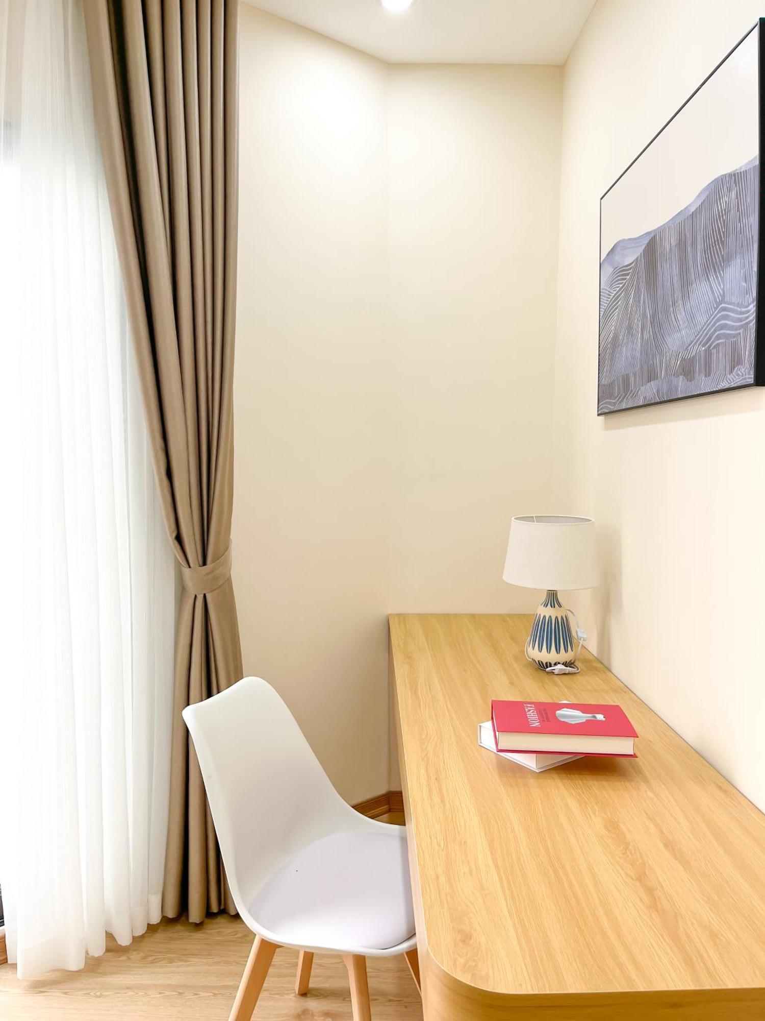 Amazing Housing Lac Long Quan Hanoi Exteriör bild