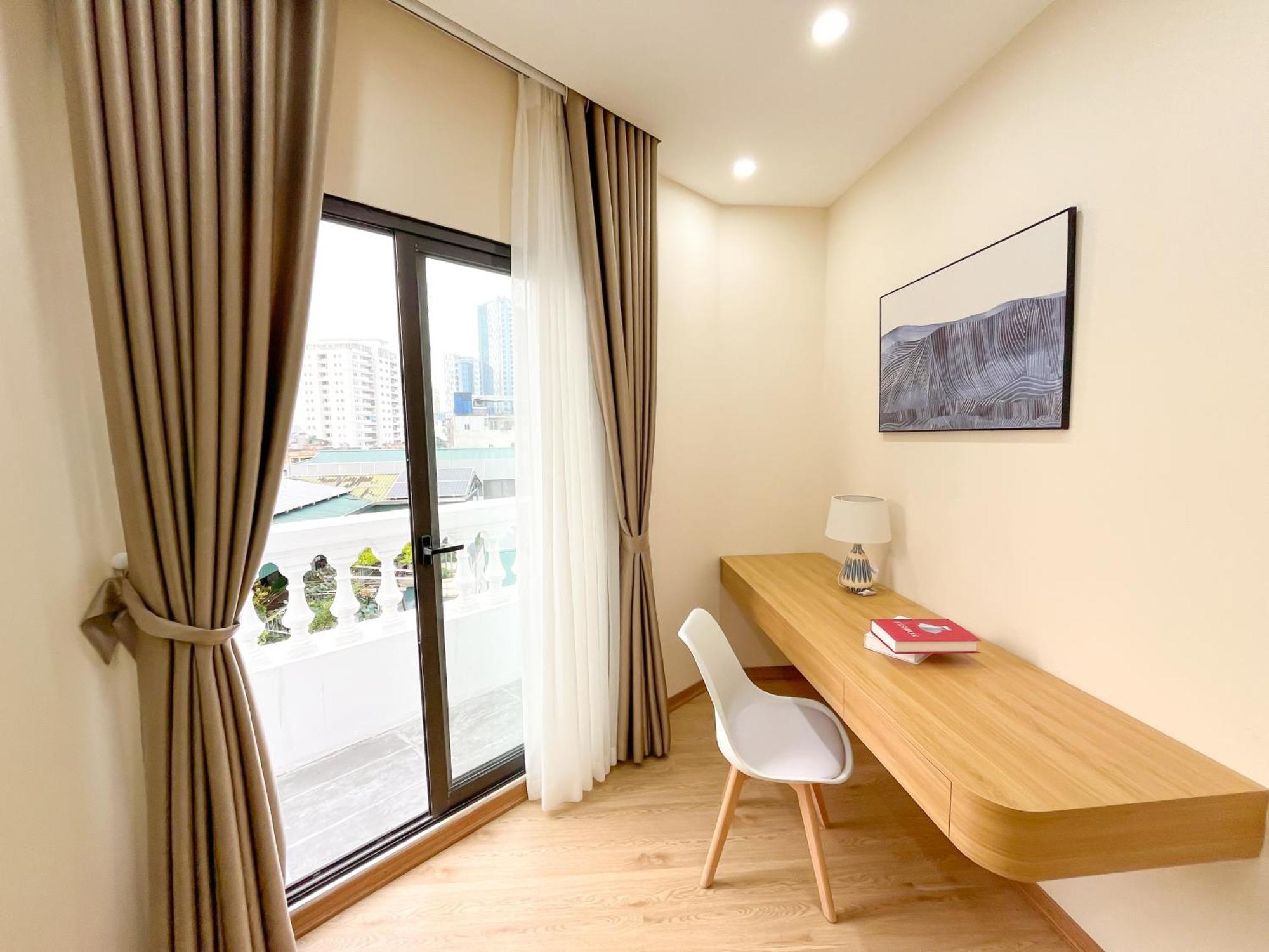 Amazing Housing Lac Long Quan Hanoi Exteriör bild