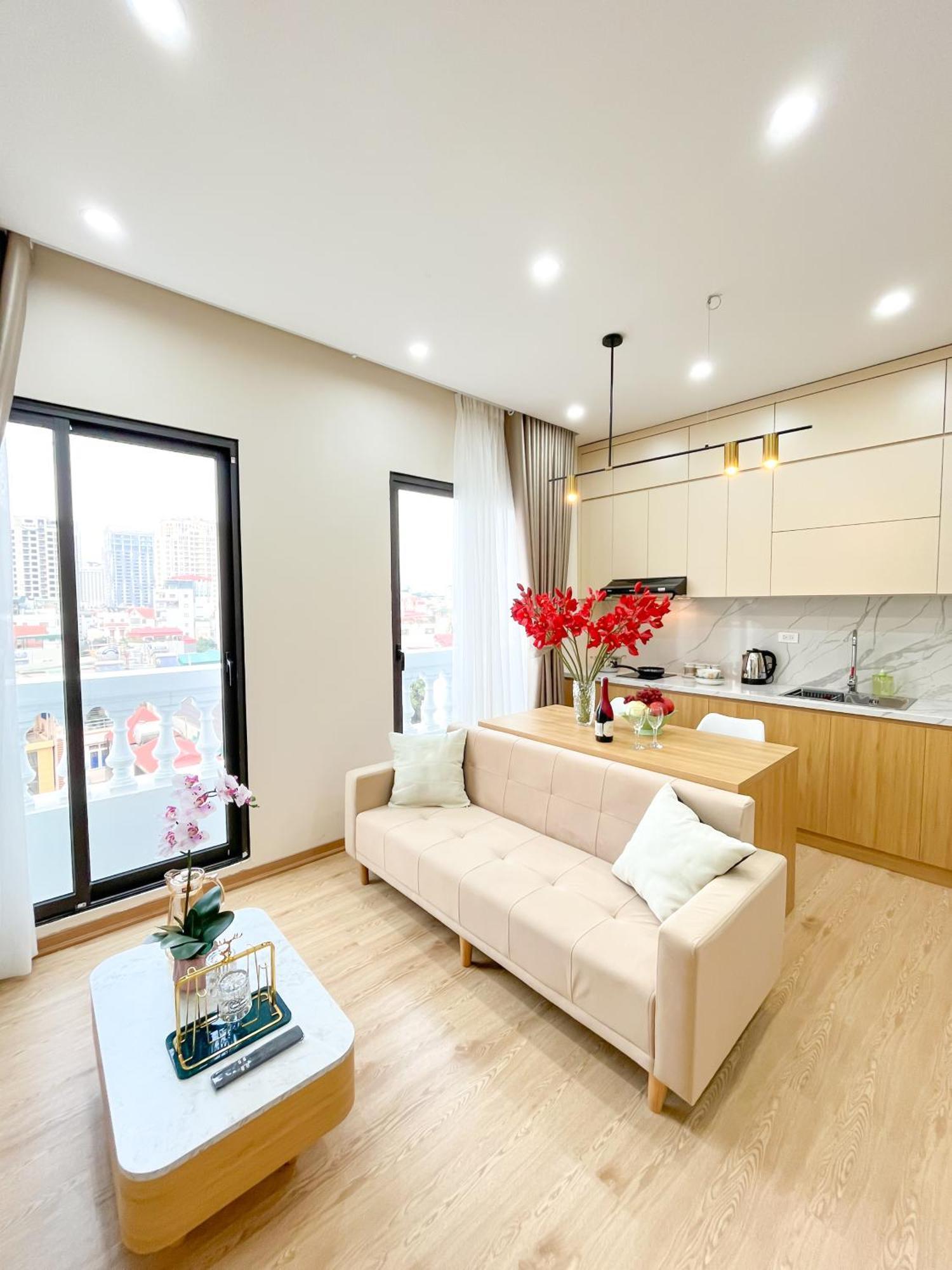 Amazing Housing Lac Long Quan Hanoi Exteriör bild