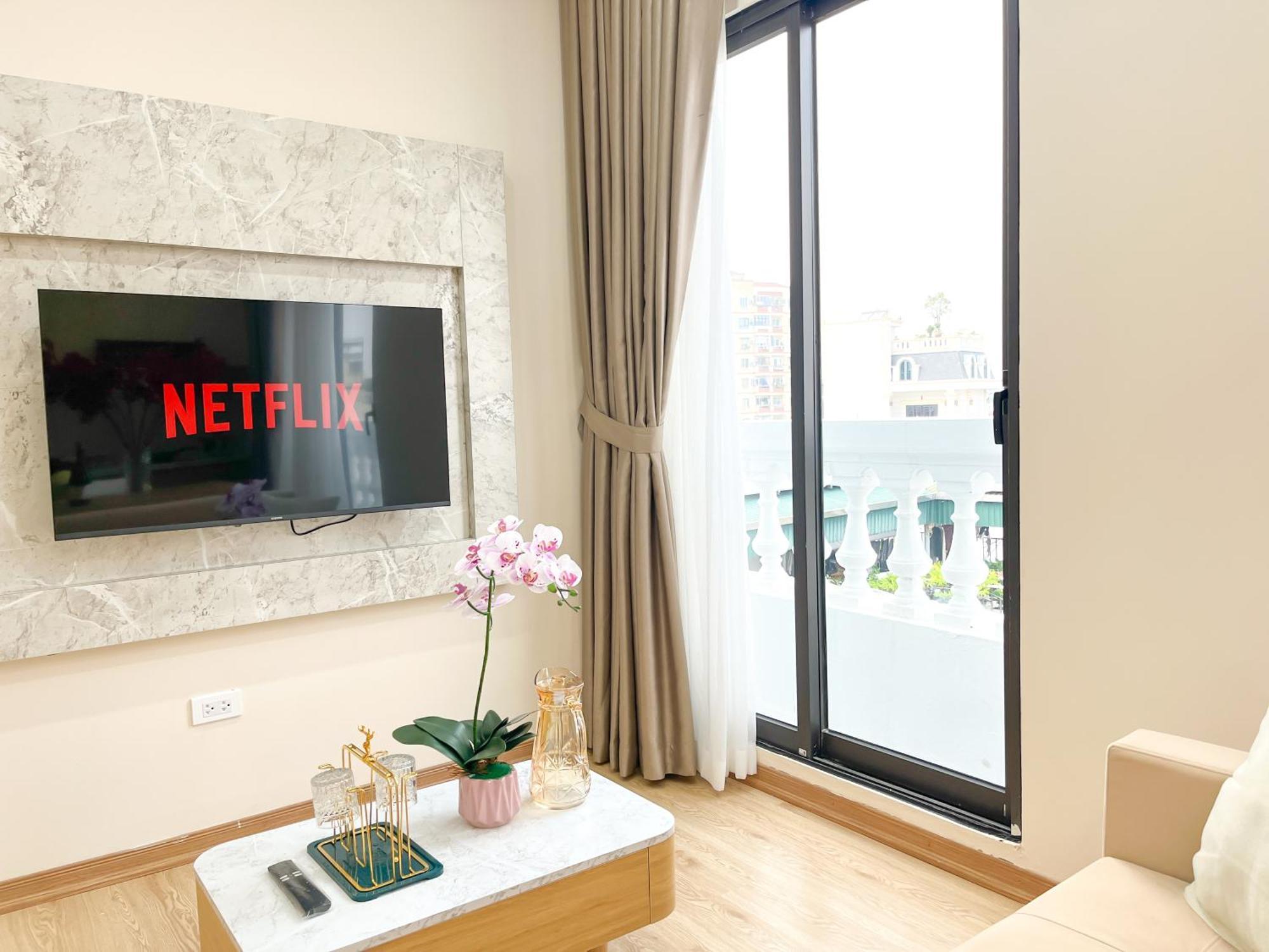 Amazing Housing Lac Long Quan Hanoi Exteriör bild