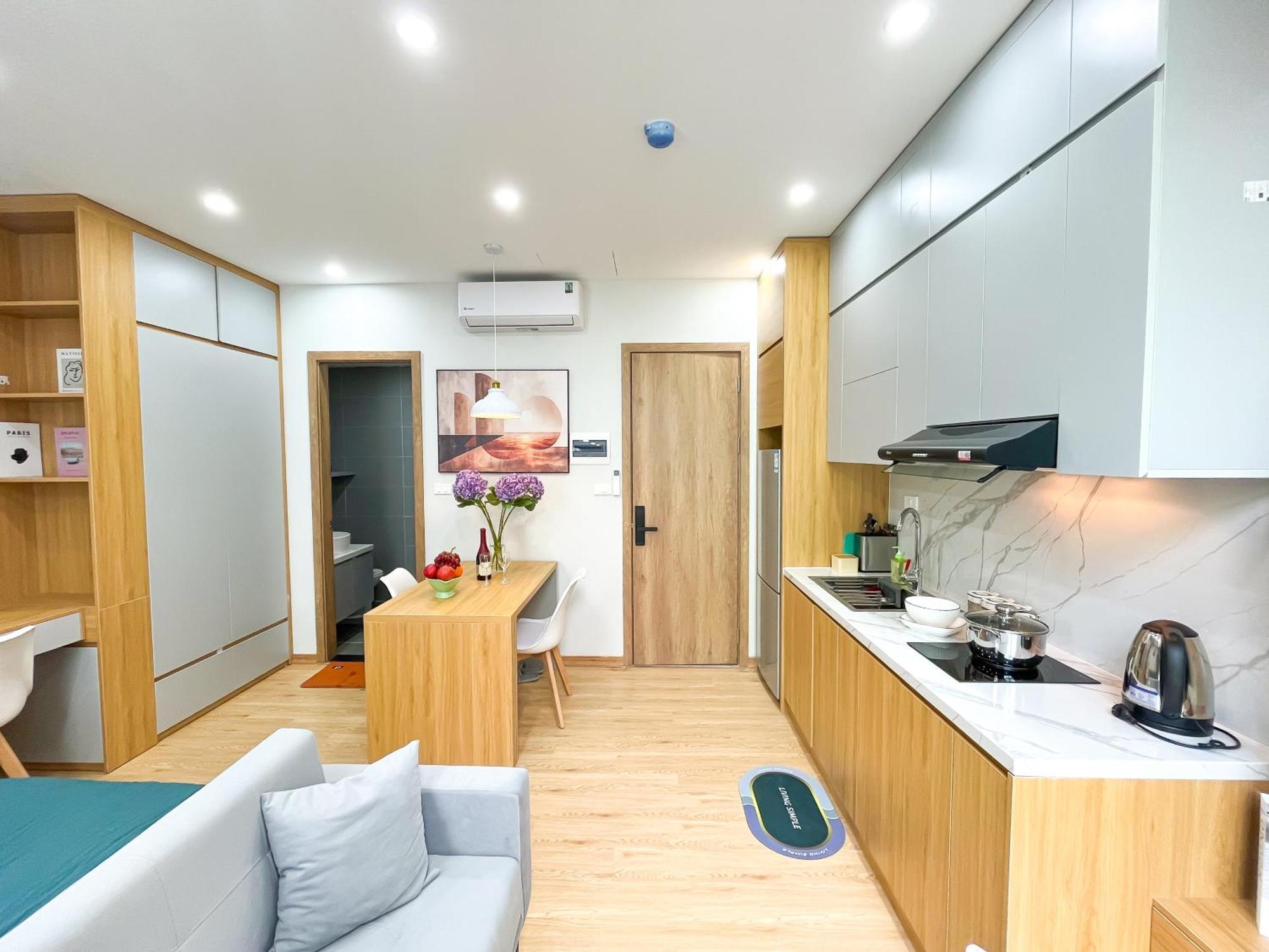 Amazing Housing Lac Long Quan Hanoi Exteriör bild