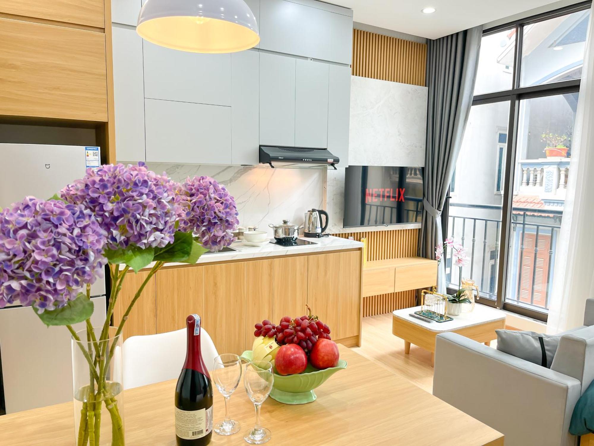 Amazing Housing Lac Long Quan Hanoi Exteriör bild