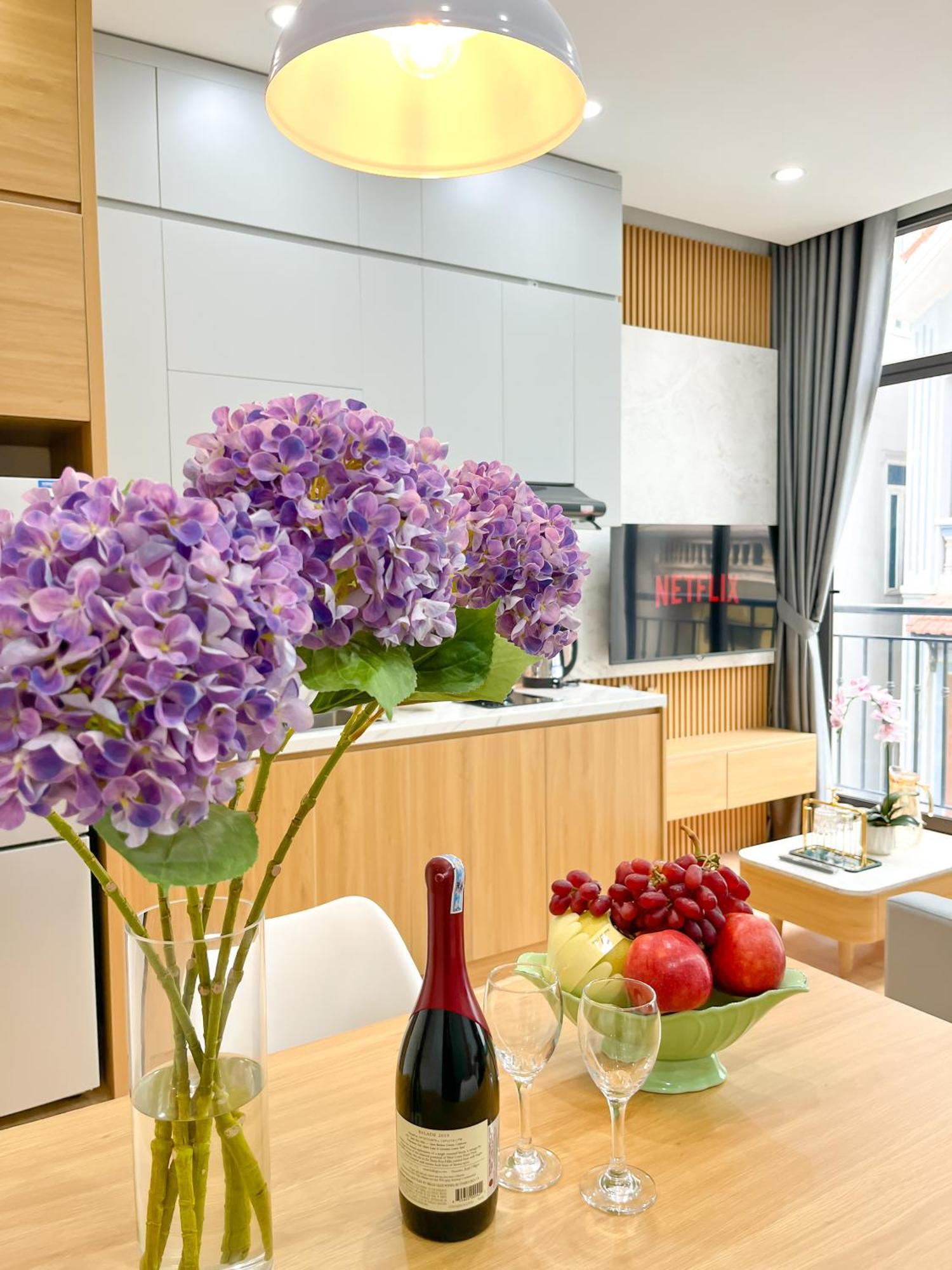 Amazing Housing Lac Long Quan Hanoi Exteriör bild