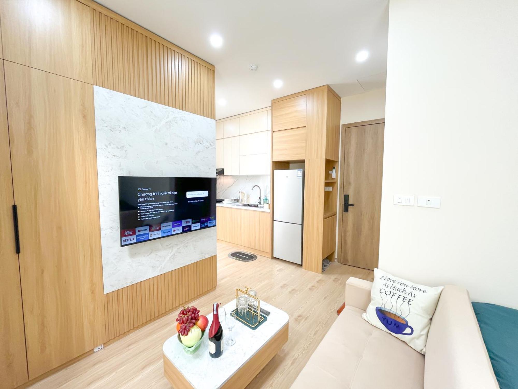 Amazing Housing Lac Long Quan Hanoi Exteriör bild