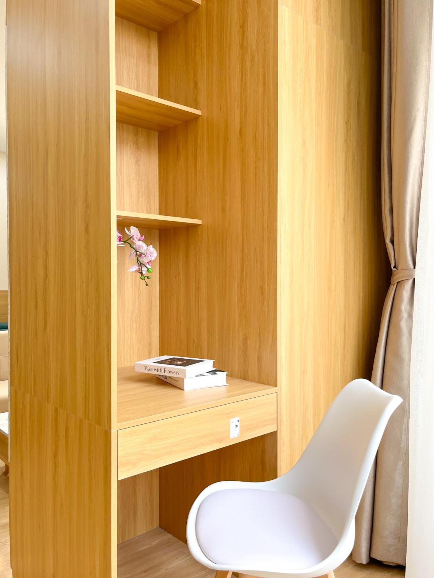 Amazing Housing Lac Long Quan Hanoi Exteriör bild